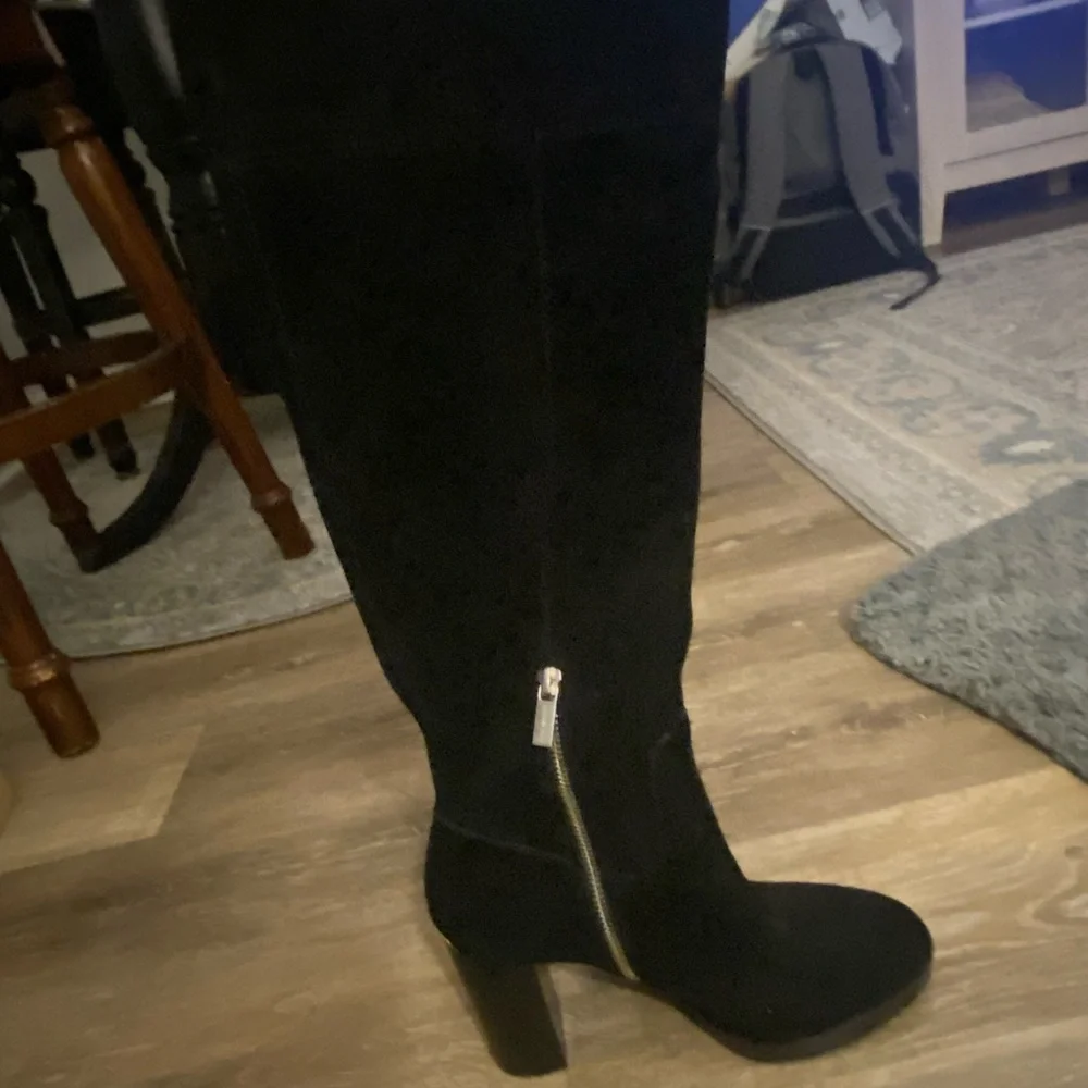 Tall, suede Michael Kors boots - Picture 3 of 4